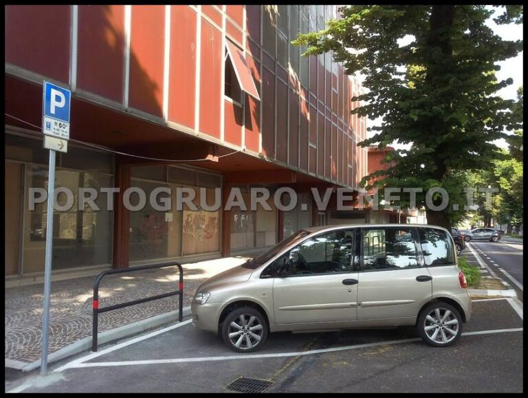 sosta con disco orario in viale Matteotti